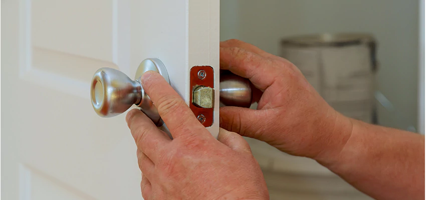 AAA Locksmiths For lock Replacement in Old Fig Garden, California