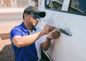 Car Locksmith in Old Fig Garden, CA